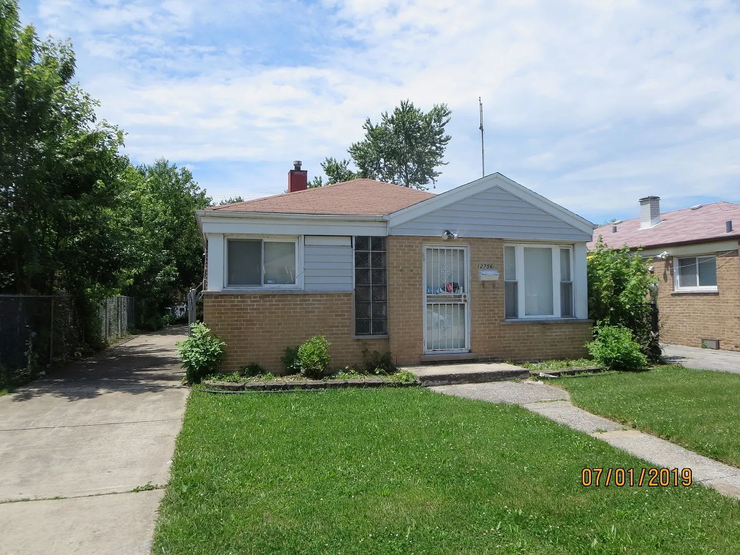 12756 S Racine Ave photo 1