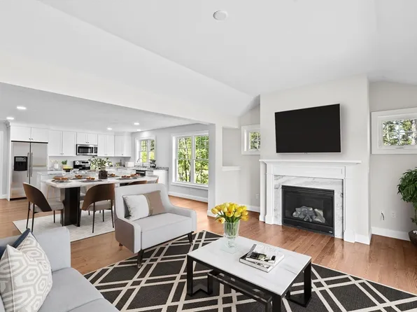 20 Towering Trees Rd, Plymouth, MA 02360