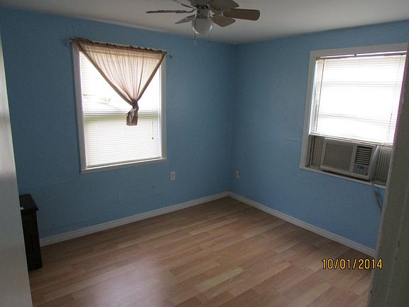4th image of 4021 41st Ave N