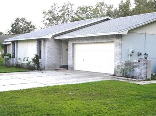 5900 Southwind Dr, Mulberry, FL 33860