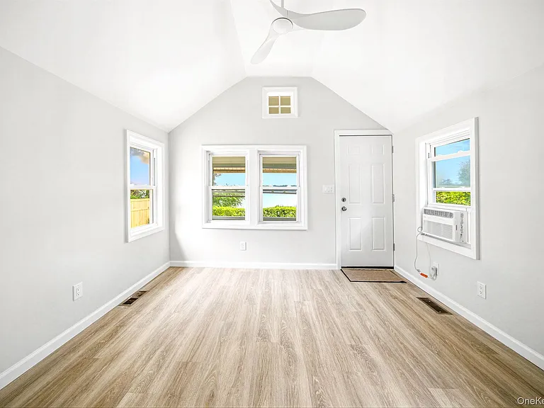 27 Walnut Ave #2 — Photo 8