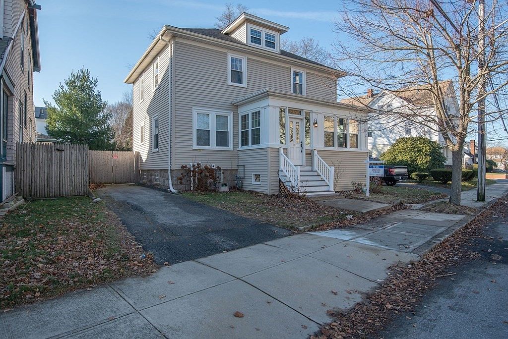 515 Weetamoe St, Fall River, MA 02720 Zillow