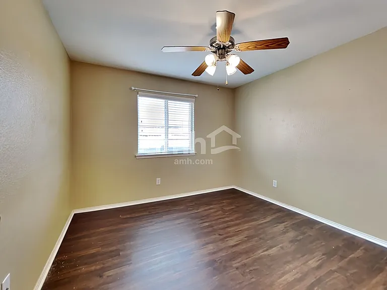 925 Hawthorne Rd — Photo 14