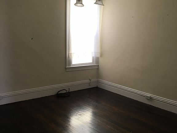 5th image of 184 San Carlos St