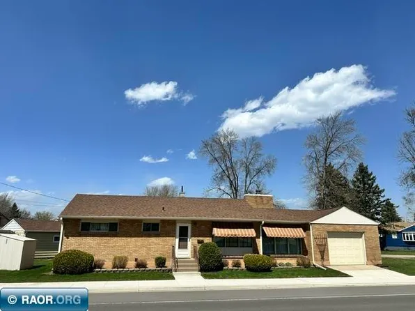 1102 12th St S, Virginia, MN 55792