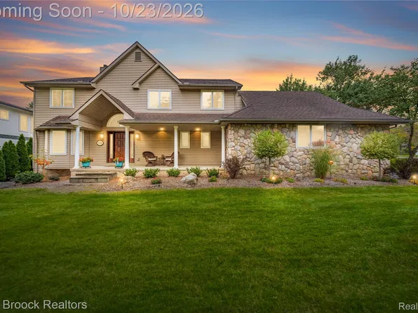 3556 Shady Beach Blvd, Orchard Lake, MI 48324