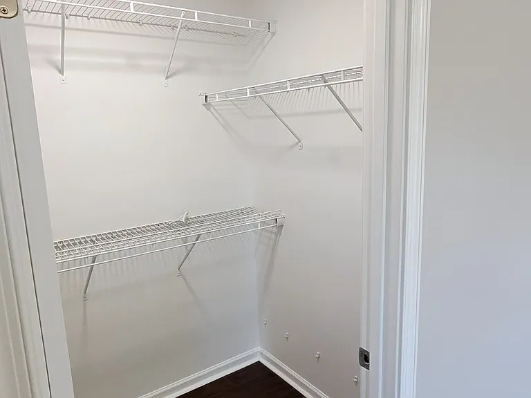 635 School House Ln — Photo 15