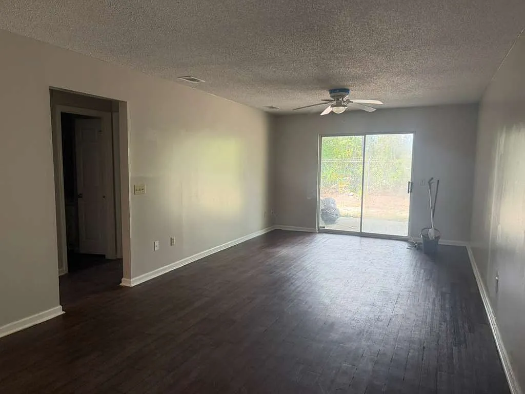 910 Brett Drive Unit 26 - 1 — Photo 3