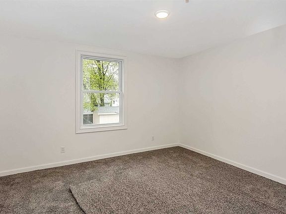 5th image of 43-53 Mineola Ave #456