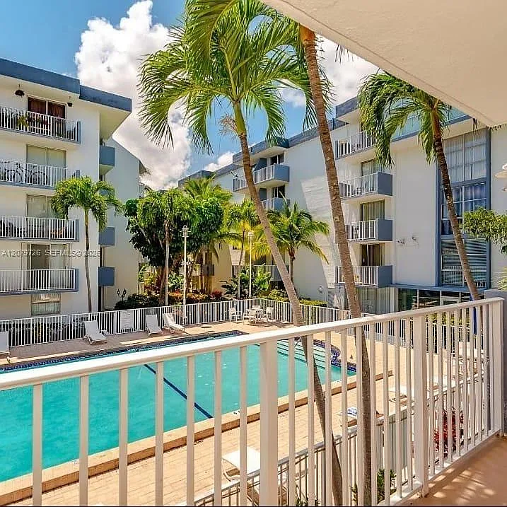 North Bay Villas Condo — Photo 4