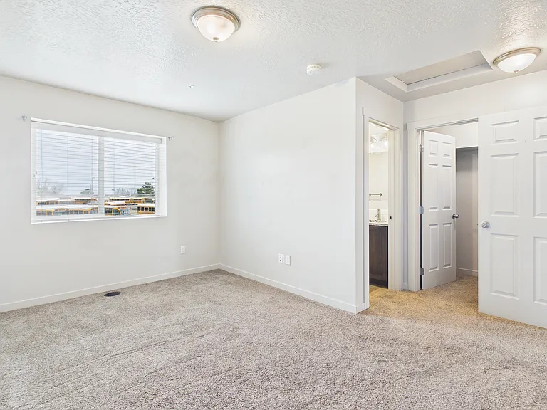 519 Amber St — Photo 10