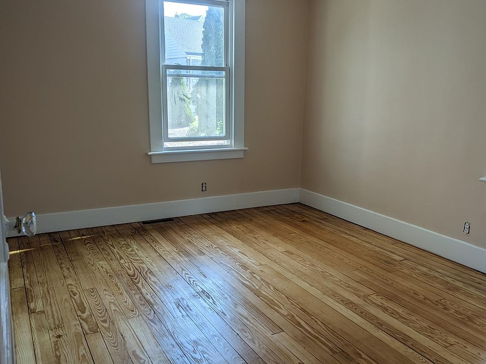 2nd image of 20 Platt St APT 1