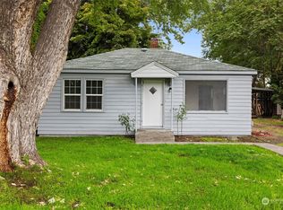 528 SW 1st St, College Place, WA 99324