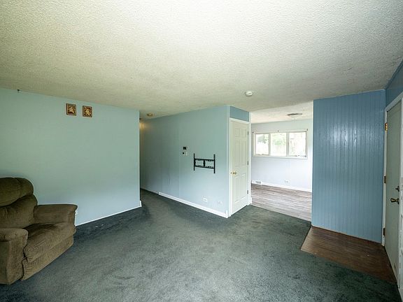 4th image of 604 S Neltnor Blvd
