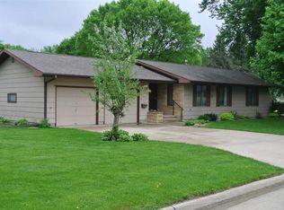 602 N 11th St, Osage, IA 50461