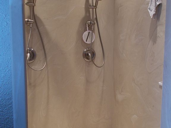 Walk-in Master shower