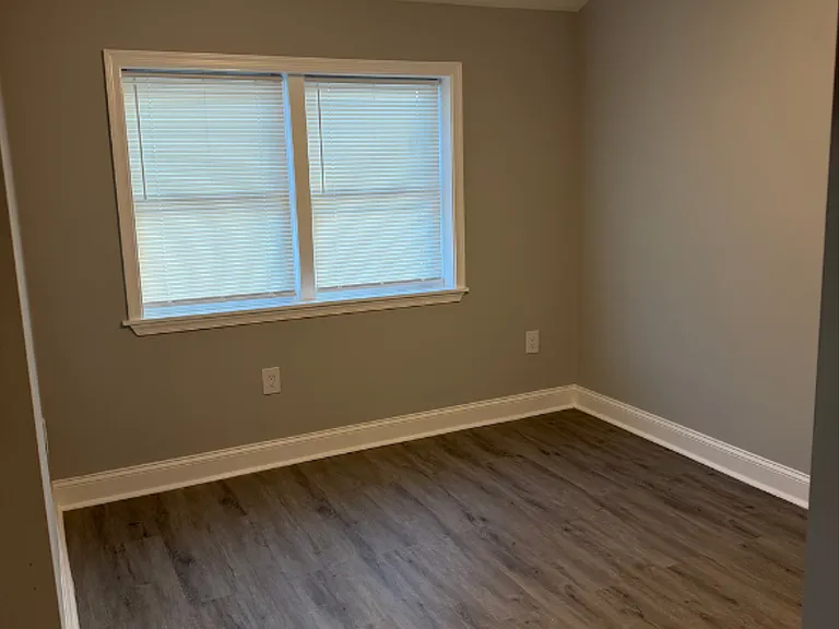 1271 Limit Avenue W Bath #750 — Photo 7
