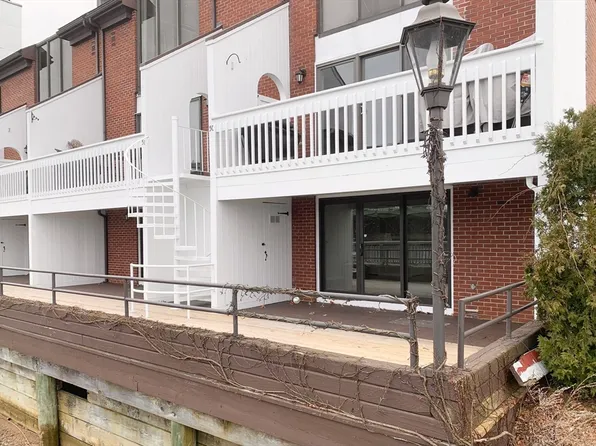 126 Merrimac St Unit 49, Newburyport, MA 01950