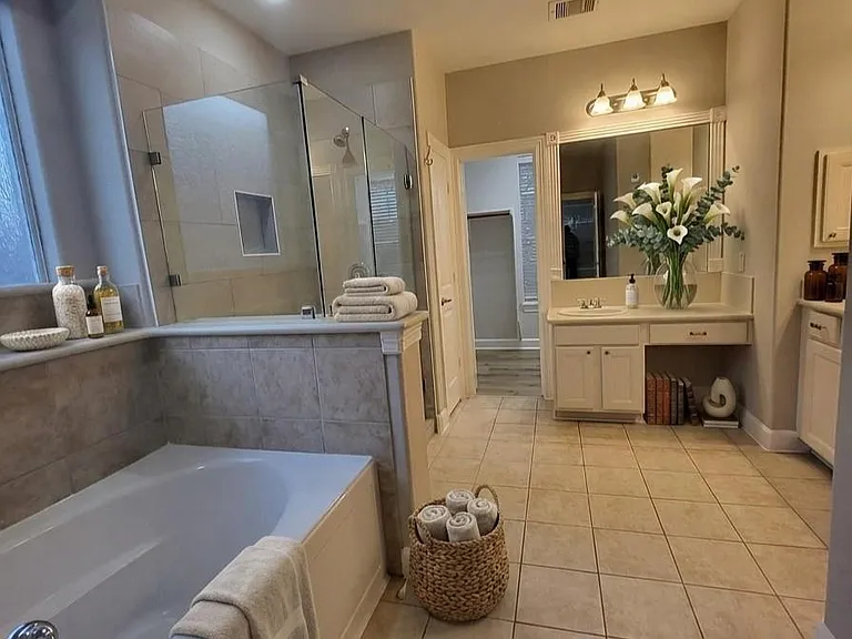606 Admiral Bay Ln — Photo 30
