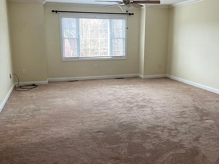 360 Harbor Dr — Photo 13