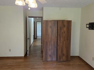 7478 Elkhorn Dr, Fayetteville, NC 28314