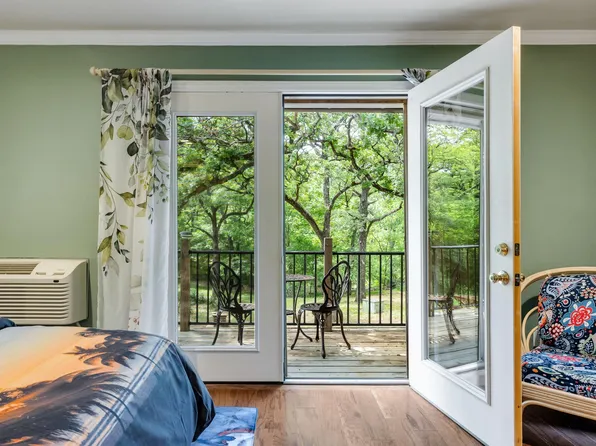 433 Ensign Ln, Oak Pt, TX 75068