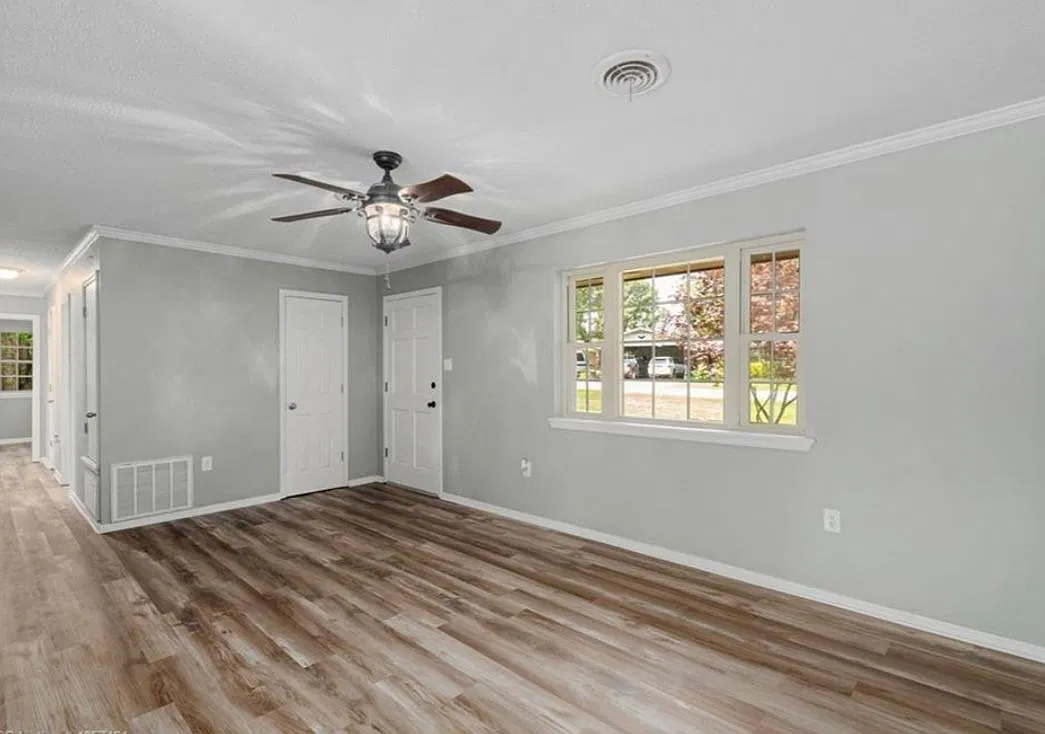 4 bed, 1.5 bath, 1500 sqft, $1,500 — Photo 3