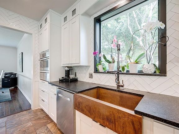 4th image of 2800 Rainforest Ct