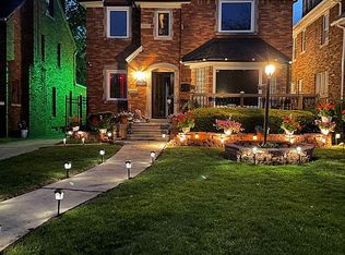 17175 Santa Barbara Dr, Detroit, MI 48221