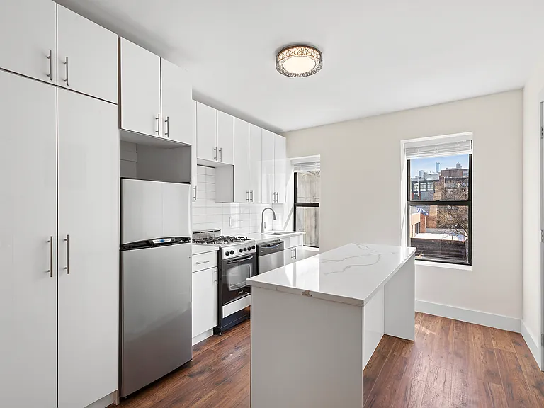 807 Washington St #4 — Photo 1