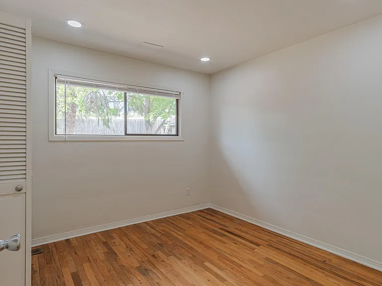 1430 NE Sherman Ln — Photo 18