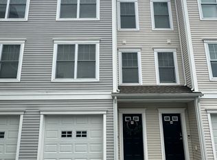 518 Copper Square Dr, Bethel, CT 06801