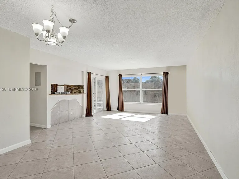 4220 NW 21st St #206 — Photo 5