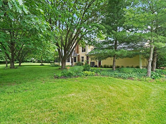 4th image of 335 Whetstone Dr W