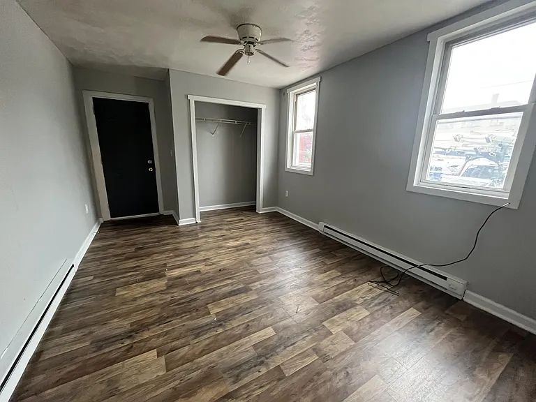 51 S Queen St #1 — Photo 16