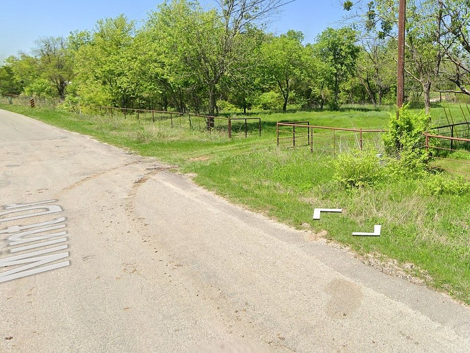 2nd image of 704 Mint Dr