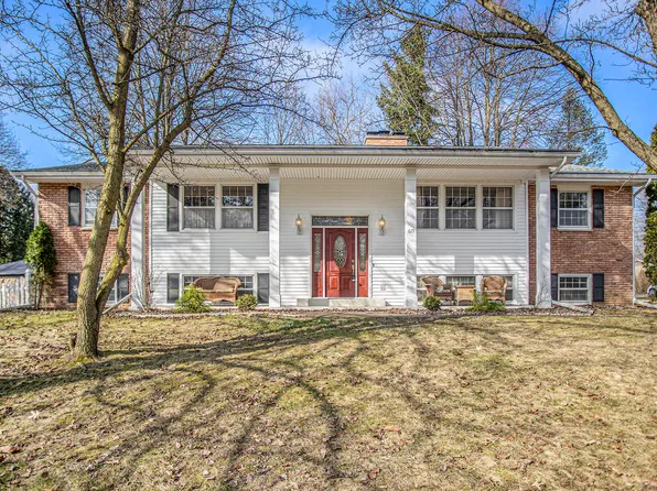 615 East Dr, Marshall, MI 49068