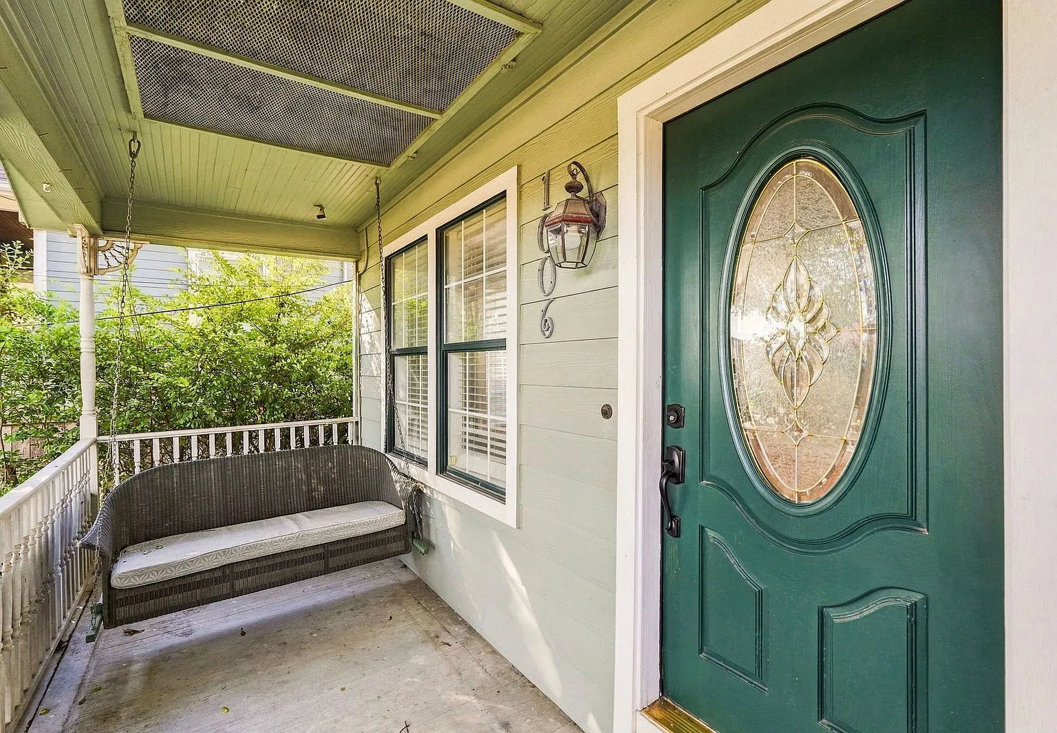 3 bed, 2.0 bath, 1298 sqft, $2,995 — Photo 3
