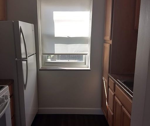 4th image of 5237 5th Ave APT B1