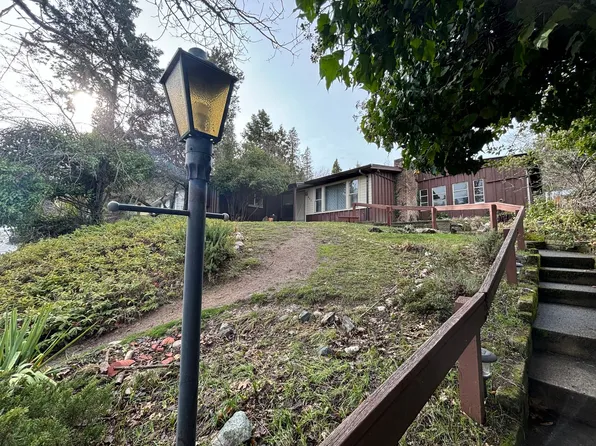 647 Beach St, Ashland, OR 97520