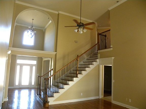 5th image of 122 Riverway Ln