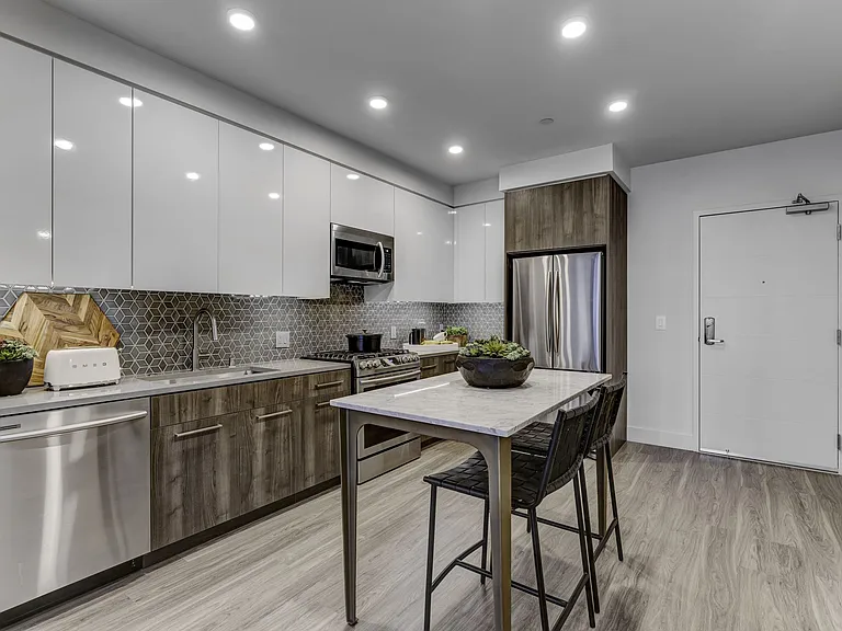 2270 W El Camino Real — Photo 13