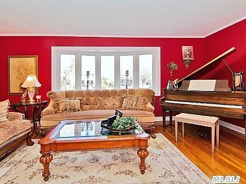 5th image of 4 Surrey Ln