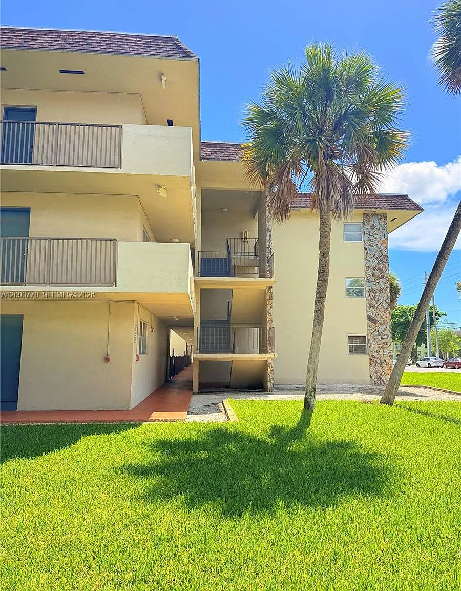 Dadeland Park Condo — Photo 3