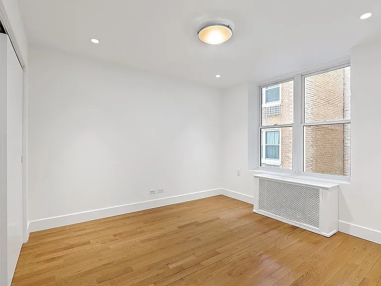 1274 5th Ave #307 — Photo 5