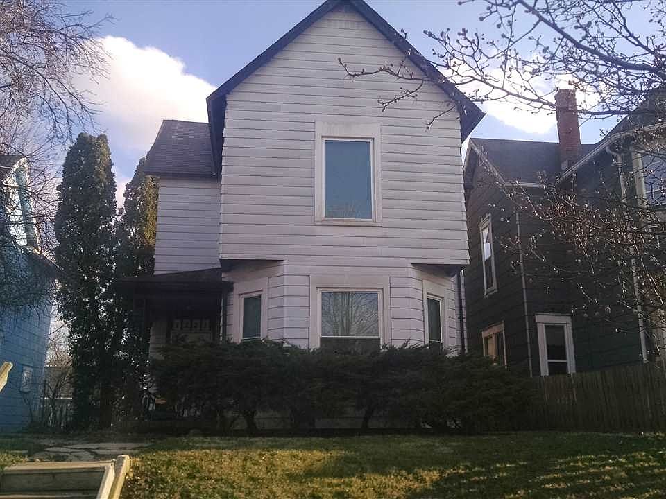 1st image of 1221 W Powers St