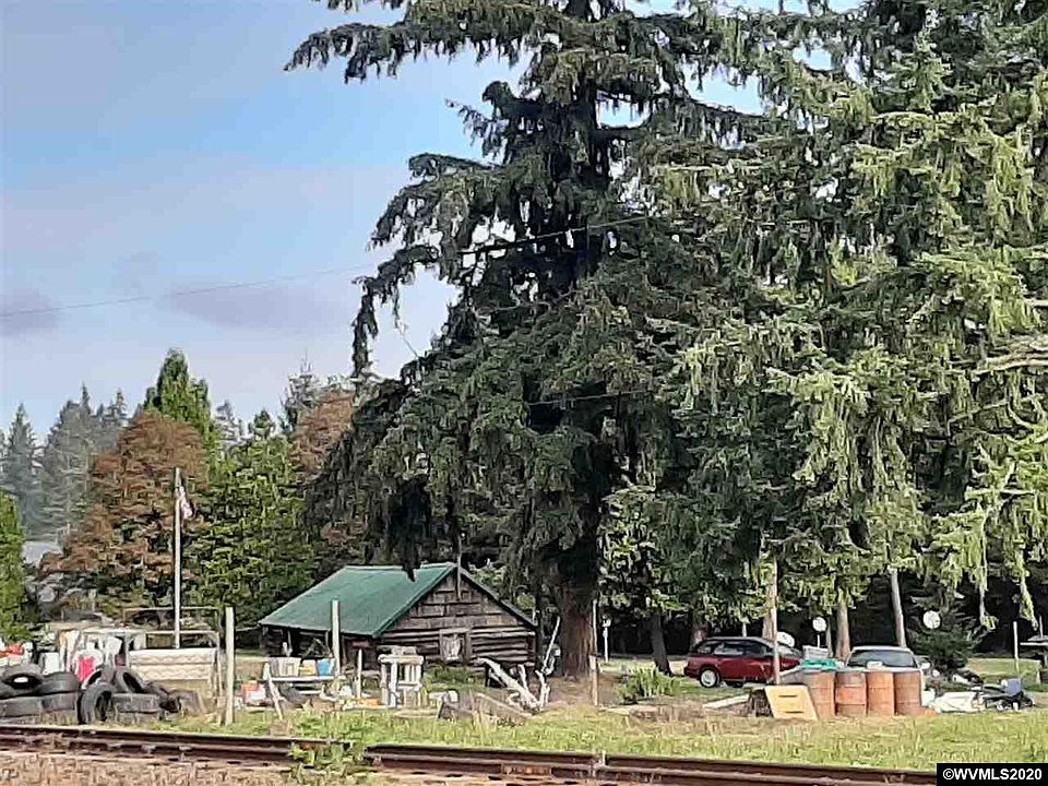 2nd image of 28637 Santiam Hwy