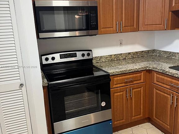 2nd image of 1401 NE 191st St #D108