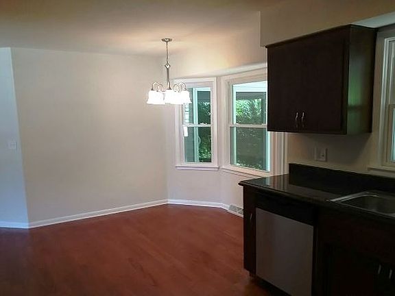 5th image of 2302 Crane Dr