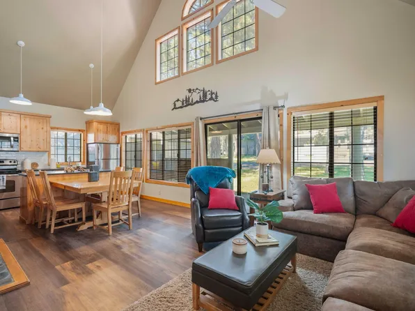 57499 Circle Four Ln #26, Bend, OR 97707